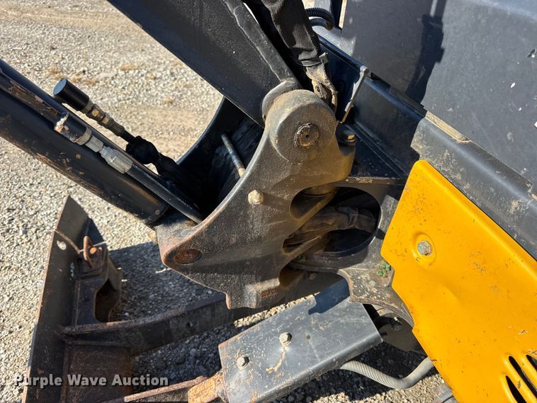 image for item EN0654 2019 John Deere 17G mini excavator