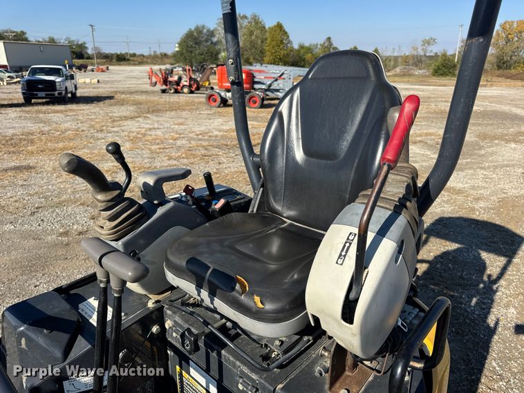 image for item EN0654 2019 John Deere 17G mini excavator