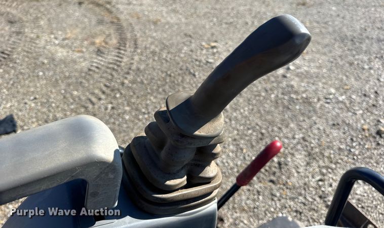 image for item EN0654 2019 John Deere 17G mini excavator