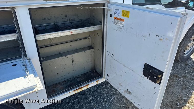 image for item EN0655 2012 Ford F250 Super Duty utility bed pickup truck