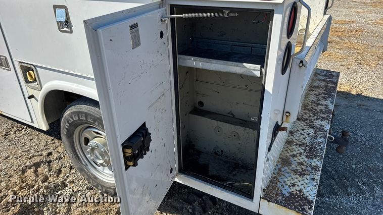 image for item EN0655 2012 Ford F250 Super Duty utility bed pickup truck