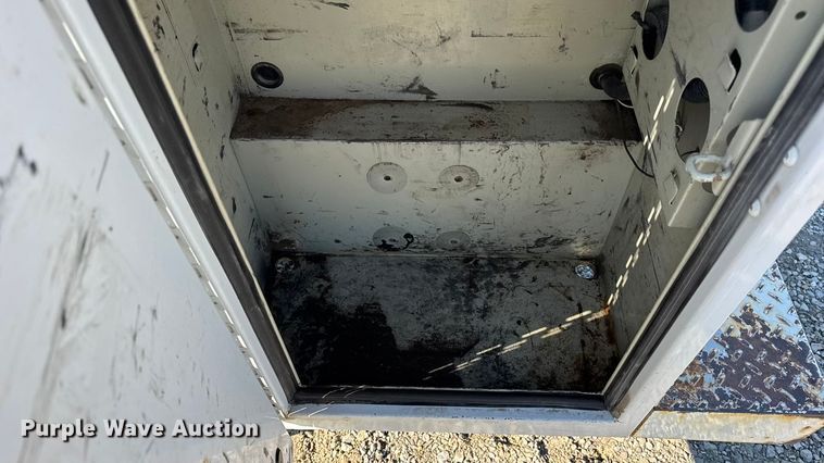 image for item EN0655 2012 Ford F250 Super Duty utility bed pickup truck