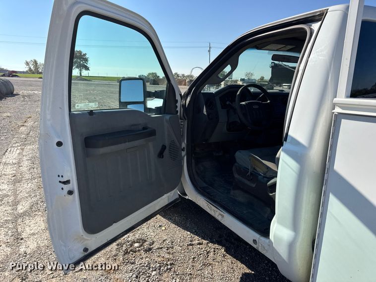 image for item EN0655 2012 Ford F250 Super Duty utility bed pickup truck