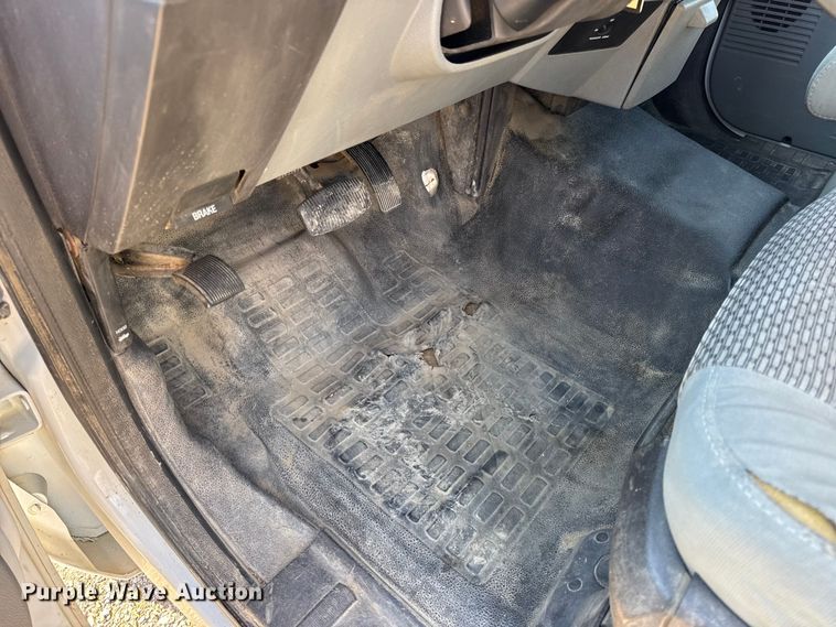 image for item EN0655 2012 Ford F250 Super Duty utility bed pickup truck