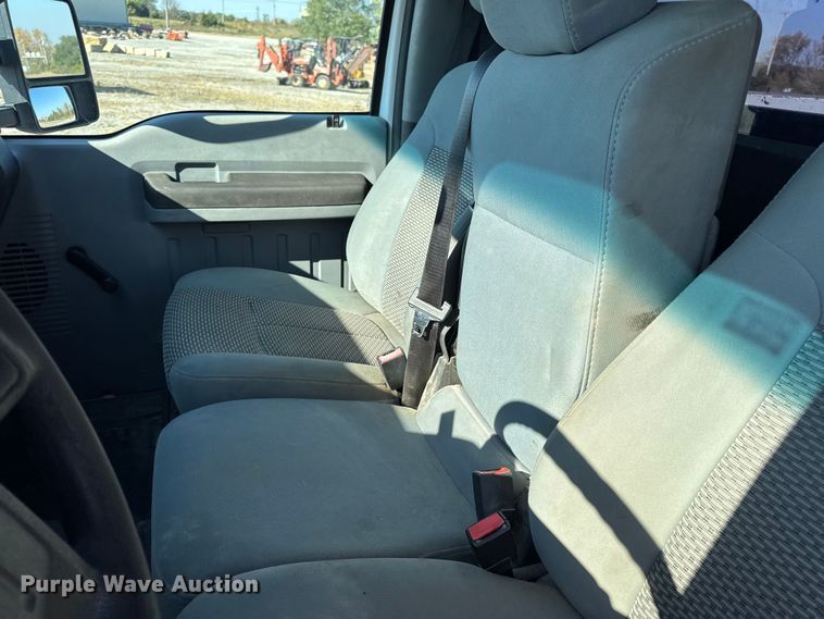 image for item EN0655 2012 Ford F250 Super Duty utility bed pickup truck