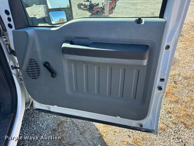 image for item EN0655 2012 Ford F250 Super Duty utility bed pickup truck