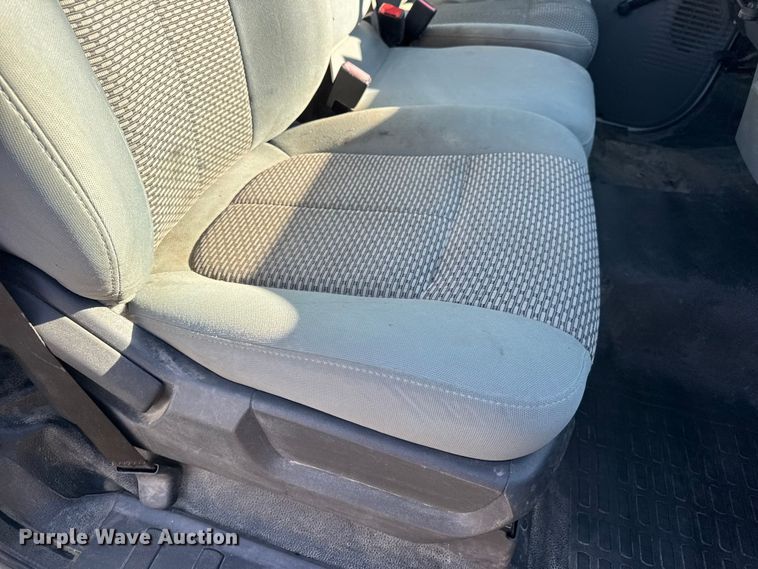 image for item EN0655 2012 Ford F250 Super Duty utility bed pickup truck