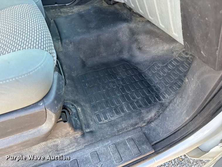 image for item EN0655 2012 Ford F250 Super Duty utility bed pickup truck