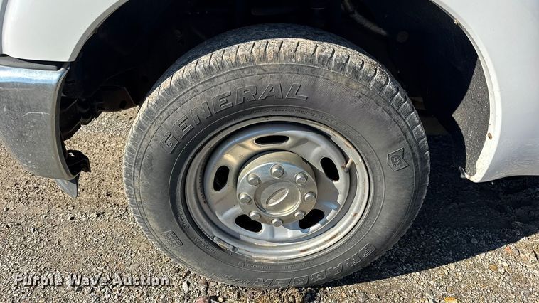 image for item EN0655 2012 Ford F250 Super Duty utility bed pickup truck