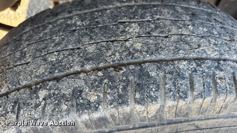 image for item EN0655 2012 Ford F250 Super Duty utility bed pickup truck