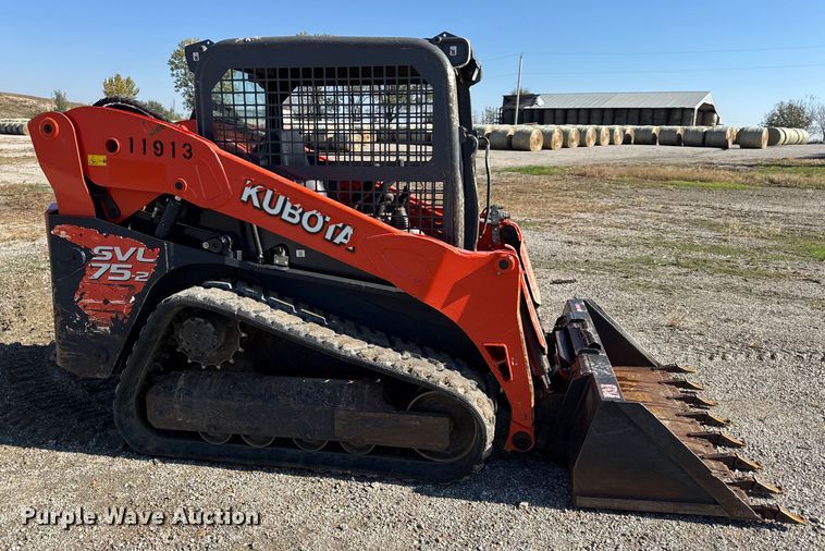 MINI CARGADOR SOBRE ORUGAS KUBOTA SVL752