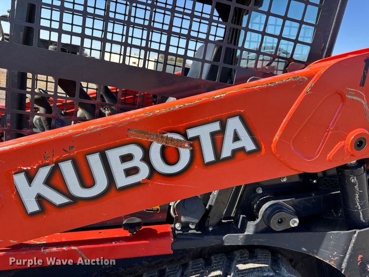 image for item EN0657 Kubota SVL75-2 tracked skid steer loader