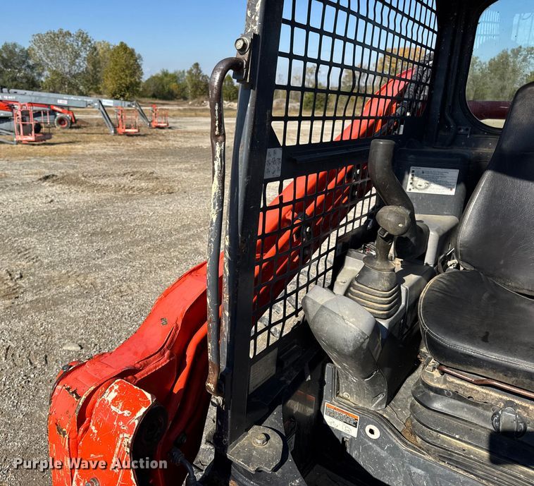 image for item EN0657 Kubota SVL75-2 tracked skid steer loader