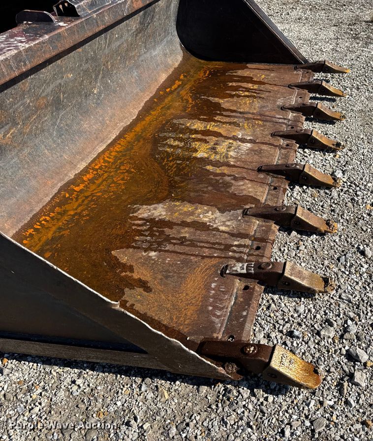 image for item EN0657 Kubota SVL75-2 tracked skid steer loader