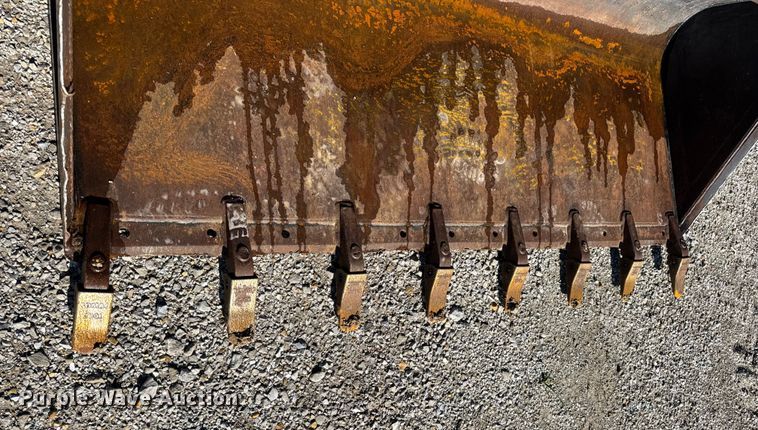 image for item EN0657 Kubota SVL75-2 tracked skid steer loader