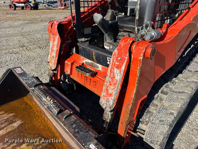 image for item EN0657 Kubota SVL75-2 tracked skid steer loader