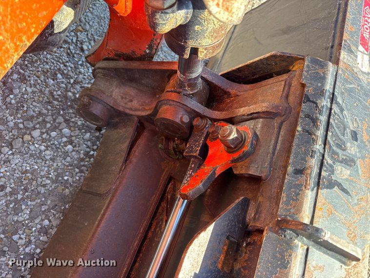 image for item EN0657 Kubota SVL75-2 tracked skid steer loader