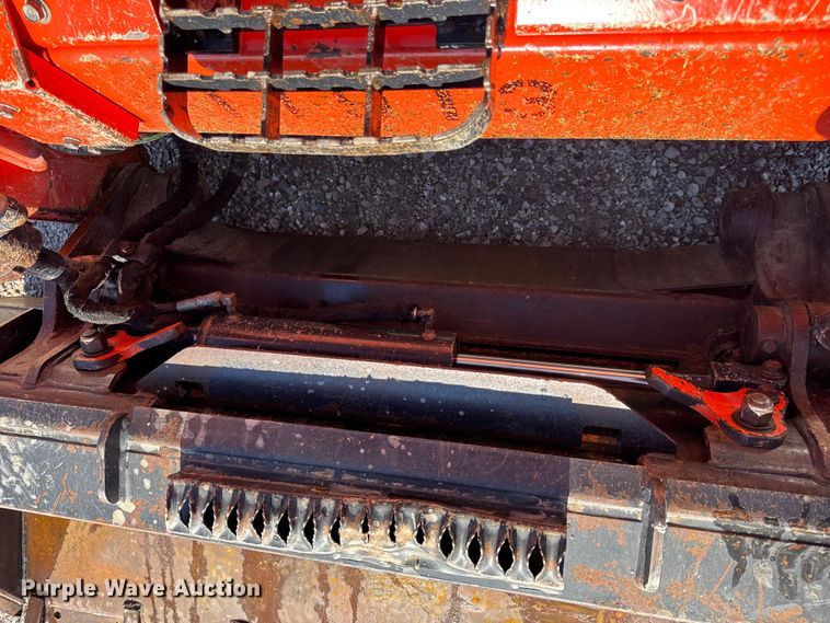 image for item EN0657 Kubota SVL75-2 tracked skid steer loader