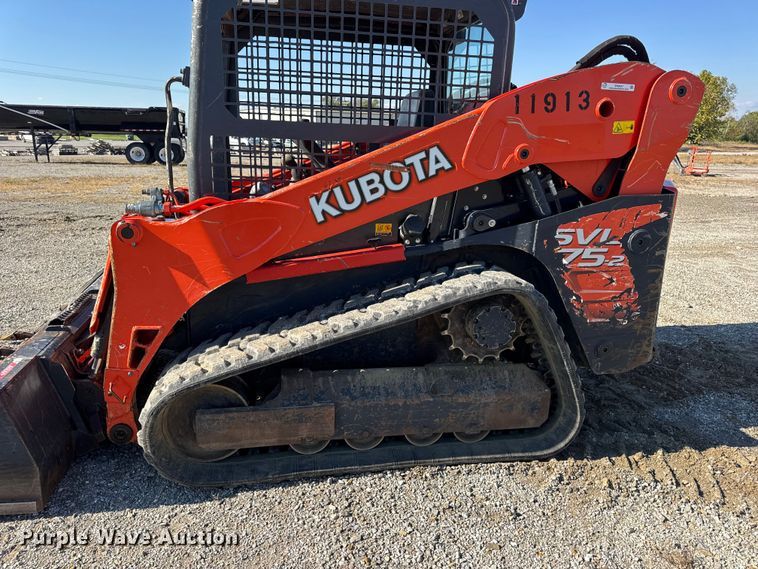 image for item EN0657 Kubota SVL75-2 tracked skid steer loader