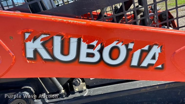 image for item EN0657 Kubota SVL75-2 tracked skid steer loader