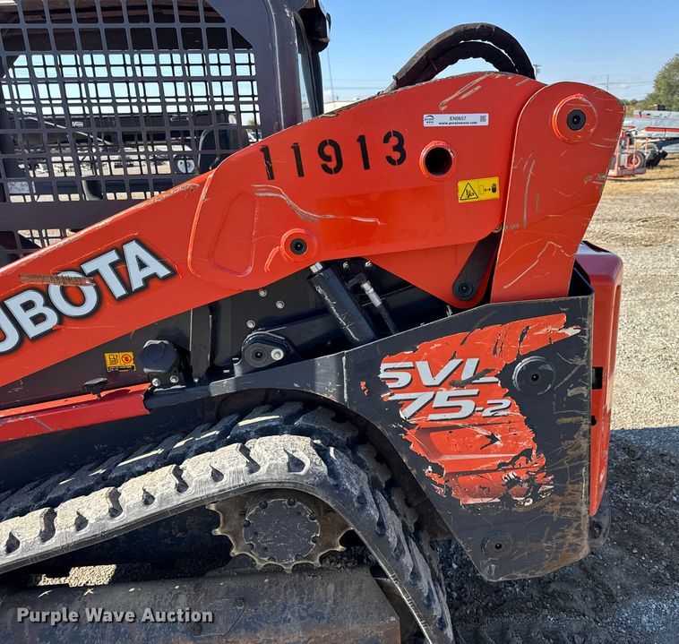 image for item EN0657 Kubota SVL75-2 tracked skid steer loader