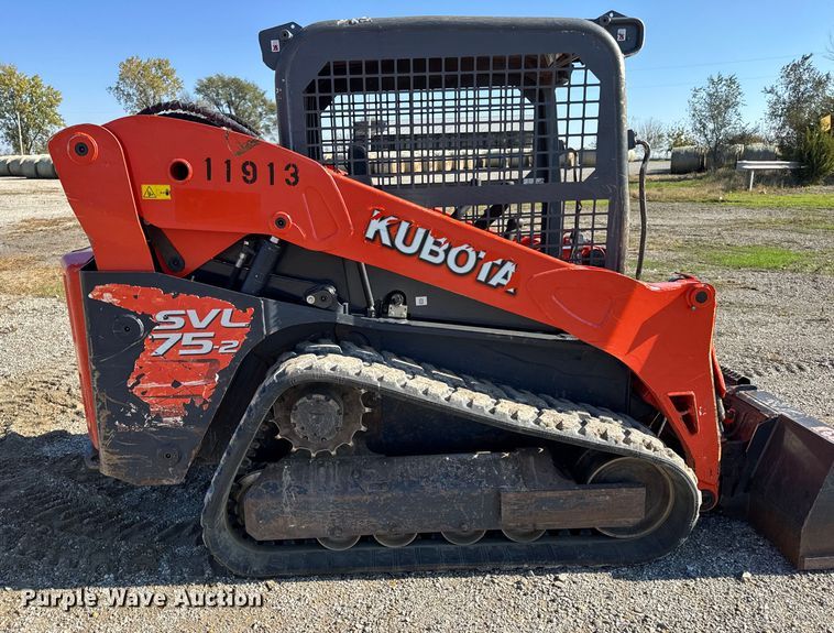image for item EN0657 Kubota SVL75-2 tracked skid steer loader