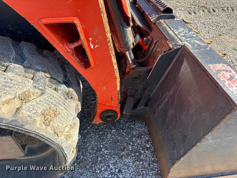 image for item EN0657 Kubota SVL75-2 tracked skid steer loader