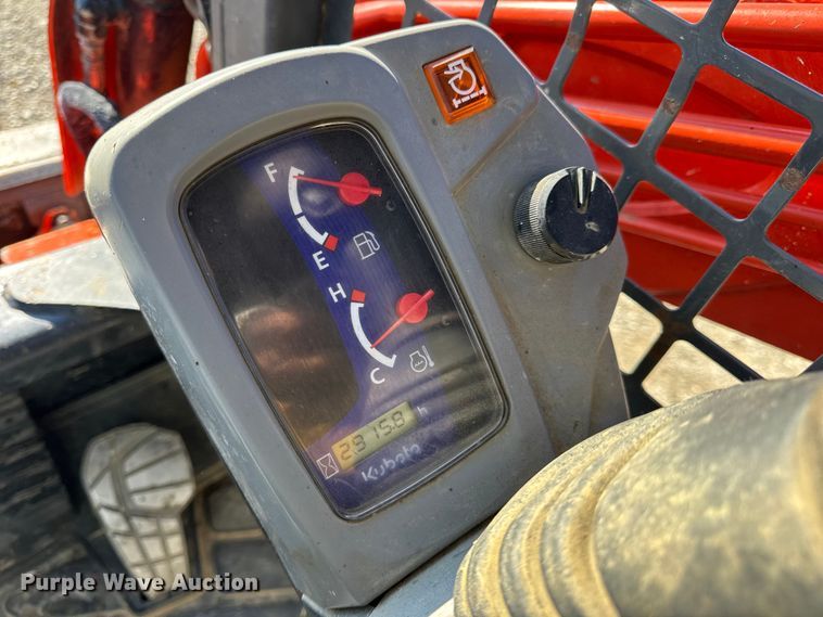 image for item EN0657 Kubota SVL75-2 tracked skid steer loader