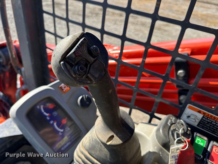 image for item EN0657 Kubota SVL75-2 tracked skid steer loader