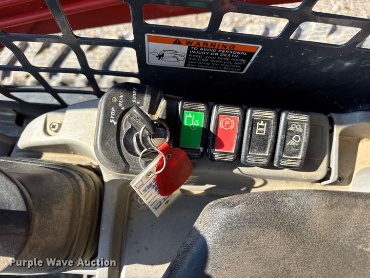 image for item EN0657 Kubota SVL75-2 tracked skid steer loader