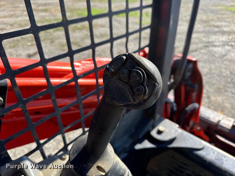 image for item EN0657 Kubota SVL75-2 tracked skid steer loader