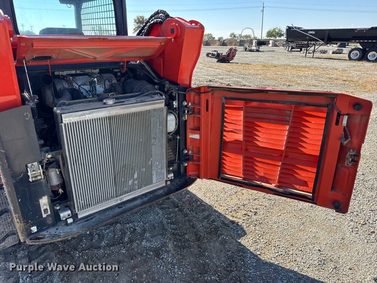 image for item EN0657 Kubota SVL75-2 tracked skid steer loader