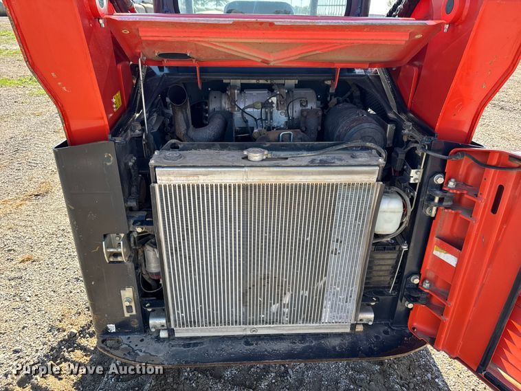 image for item EN0657 Kubota SVL75-2 tracked skid steer loader