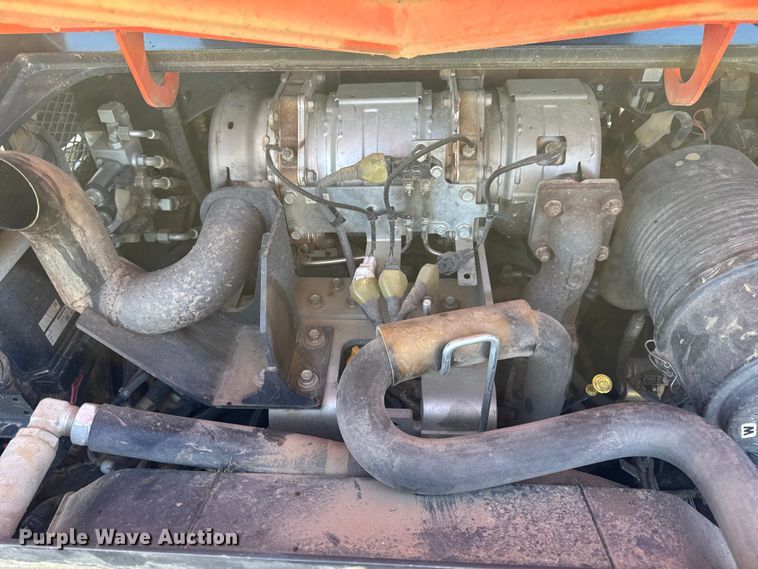 image for item EN0657 Kubota SVL75-2 tracked skid steer loader