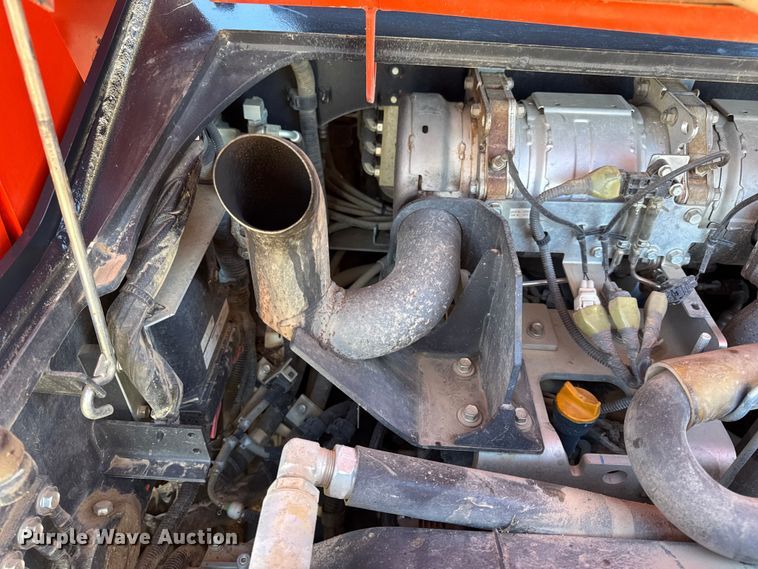 image for item EN0657 Kubota SVL75-2 tracked skid steer loader