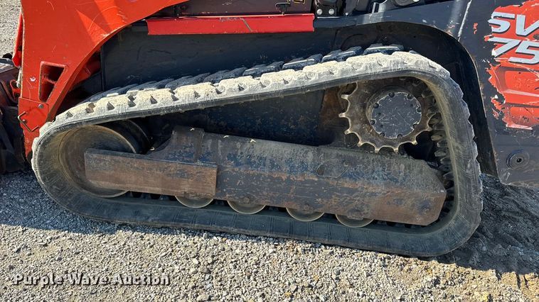 image for item EN0657 Kubota SVL75-2 tracked skid steer loader