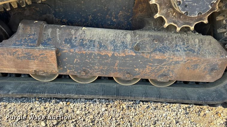 image for item EN0657 Kubota SVL75-2 tracked skid steer loader