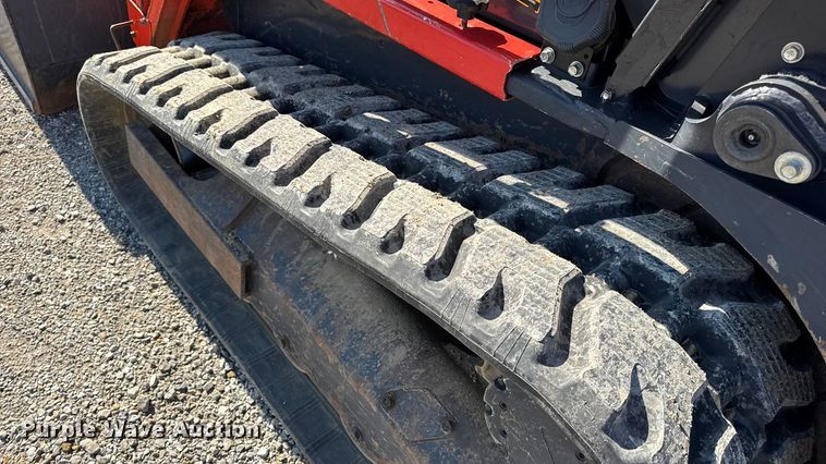 image for item EN0657 Kubota SVL75-2 tracked skid steer loader