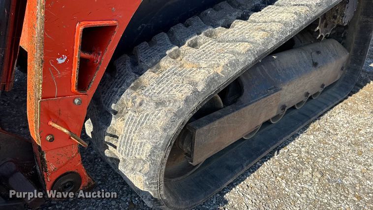 image for item EN0657 Kubota SVL75-2 tracked skid steer loader