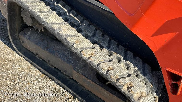 image for item EN0657 Kubota SVL75-2 tracked skid steer loader