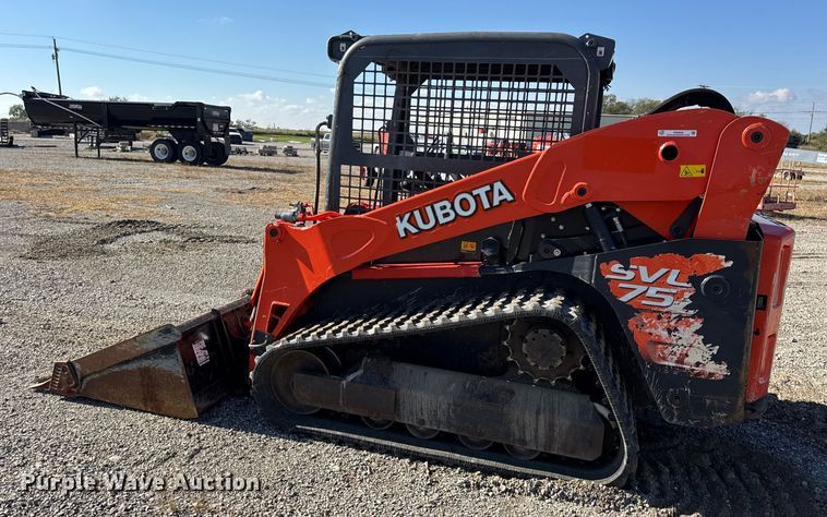 image for item EN0658 2019 Kubota SVL75-2 tracked skid steer loader