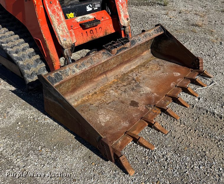 image for item EN0658 2019 Kubota SVL75-2 tracked skid steer loader