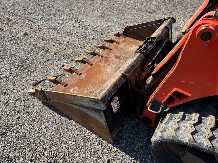 image for item EN0658 2019 Kubota SVL75-2 tracked skid steer loader