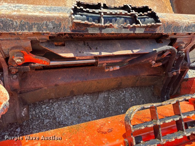 image for item EN0658 2019 Kubota SVL75-2 tracked skid steer loader