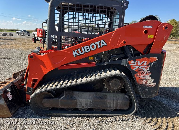 image for item EN0658 2019 Kubota SVL75-2 tracked skid steer loader