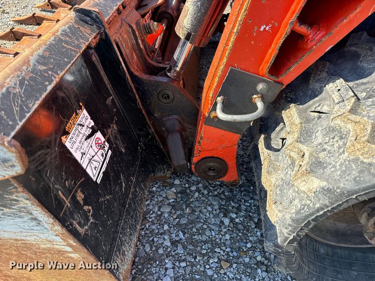 image for item EN0658 2019 Kubota SVL75-2 tracked skid steer loader