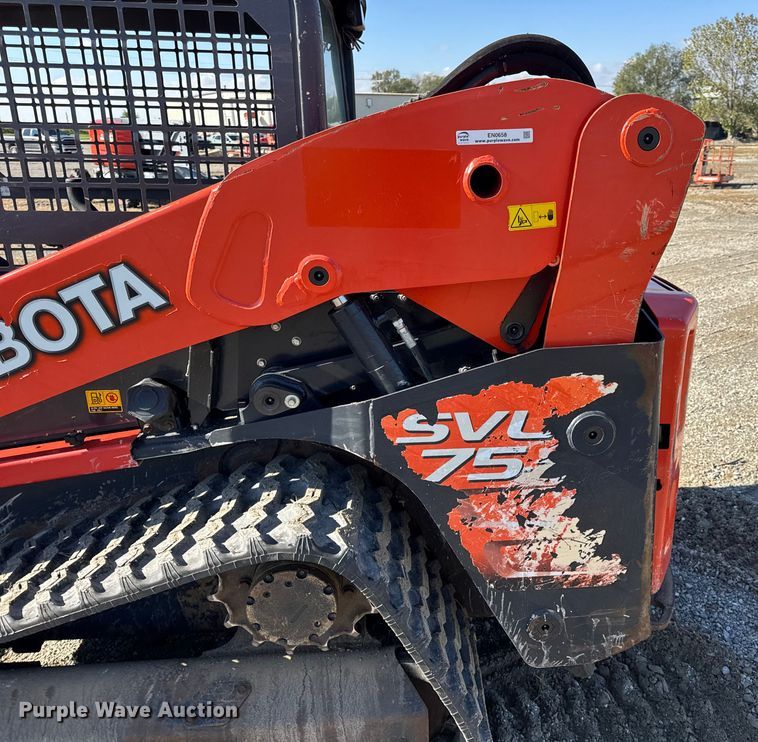 image for item EN0658 2019 Kubota SVL75-2 tracked skid steer loader