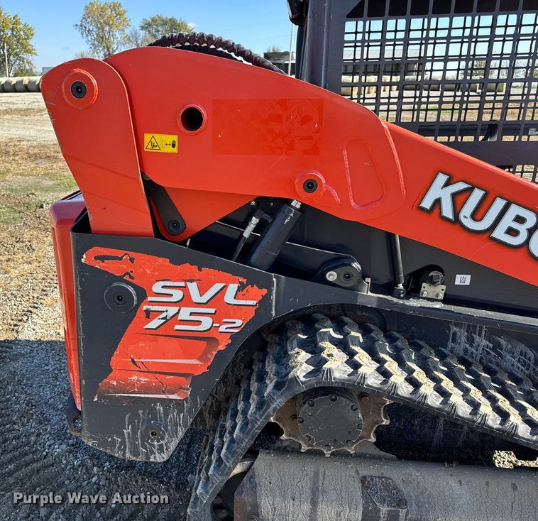 image for item EN0658 2019 Kubota SVL75-2 tracked skid steer loader