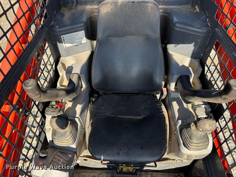 image for item EN0658 2019 Kubota SVL75-2 tracked skid steer loader