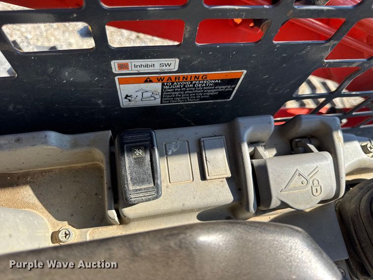 image for item EN0658 2019 Kubota SVL75-2 tracked skid steer loader